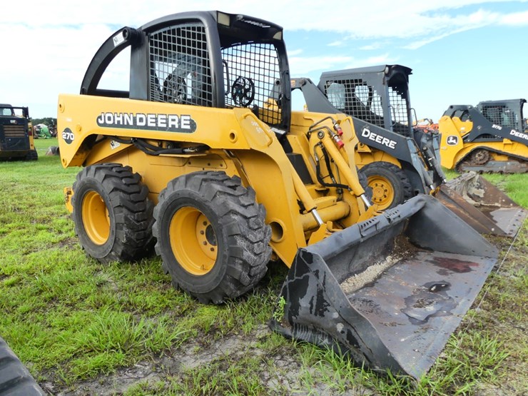 deere-270-image-1