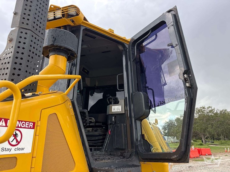 2023-komatsu-d61pxi-24-image-16