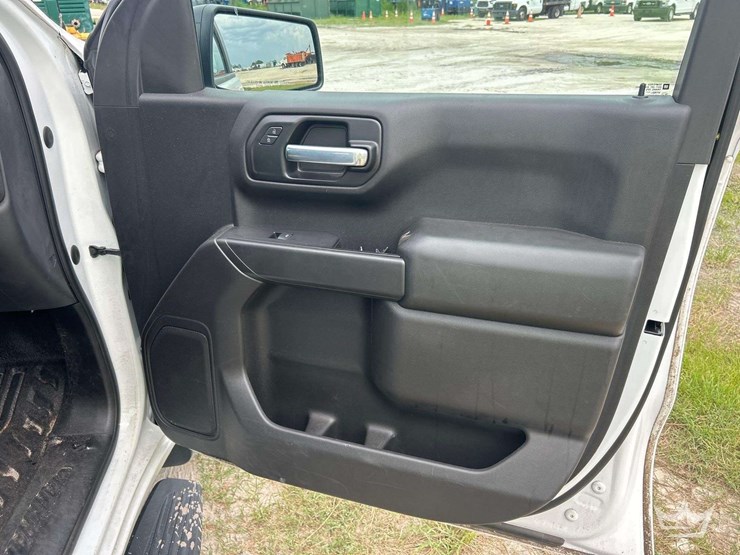2021-chevrolet-silverado-1500-image-26