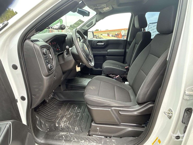 2022-chevrolet-silverado-1500-image-10