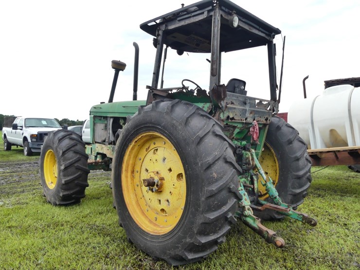 john-deere-3155-image-4