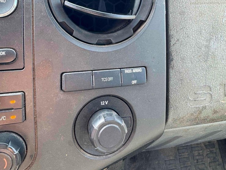 2011-ford-f350-image-22