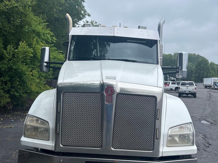 2018-kenworth-t880-image-2