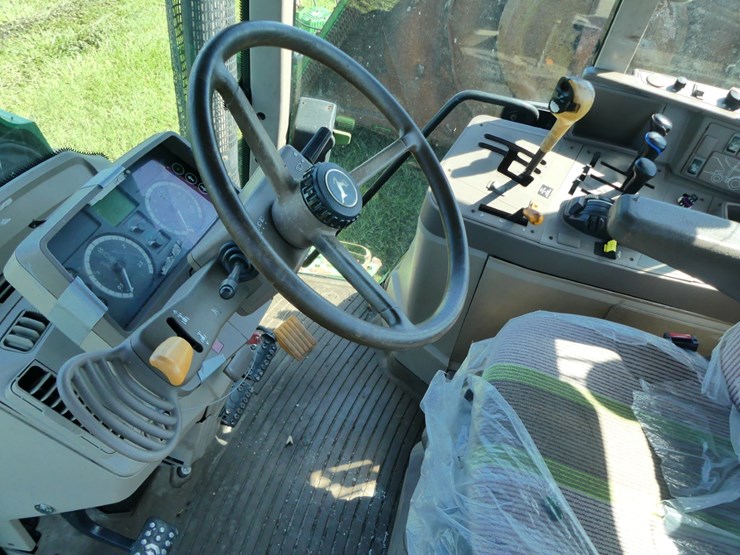 2014-john-deere-6125m-image-13