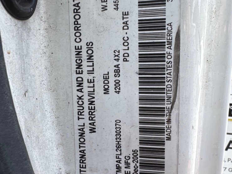 2006-international-durastar-4200-image-8