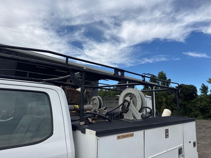 2020-ford-f350-xl-image-21