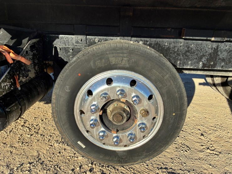 2021-kenworth-t880-image-13