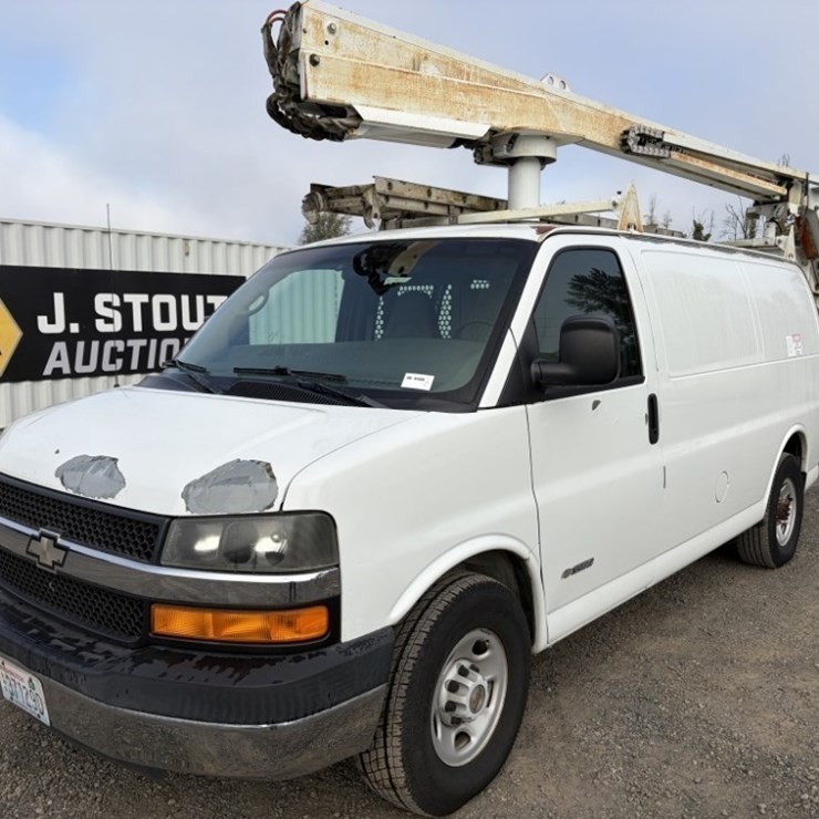 2004 Chevrolet Express Bucket Van