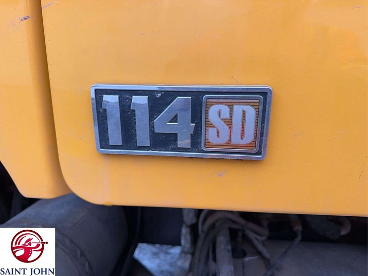 2014-freightliner-114sd-image-14