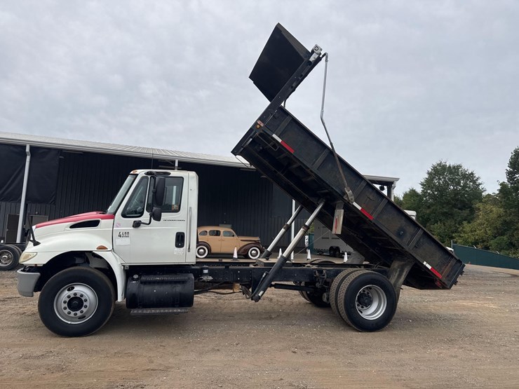 2006-international-durastar-4400-image-30