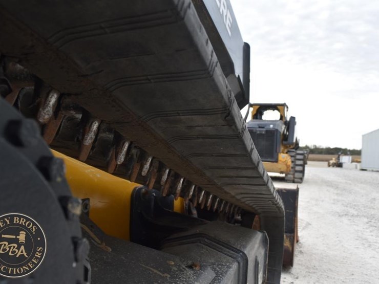 2024-deere-333g-image-43