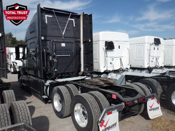 2024-volvo-vnl860-image-14