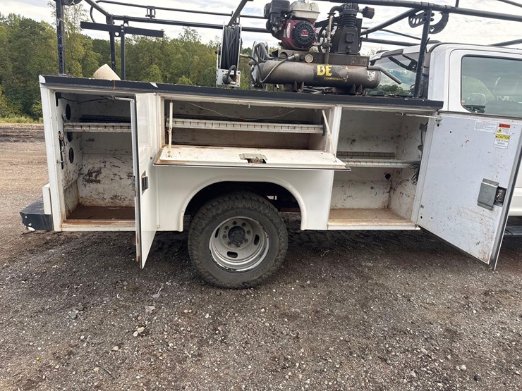 2020-ford-f350-xl-image-12