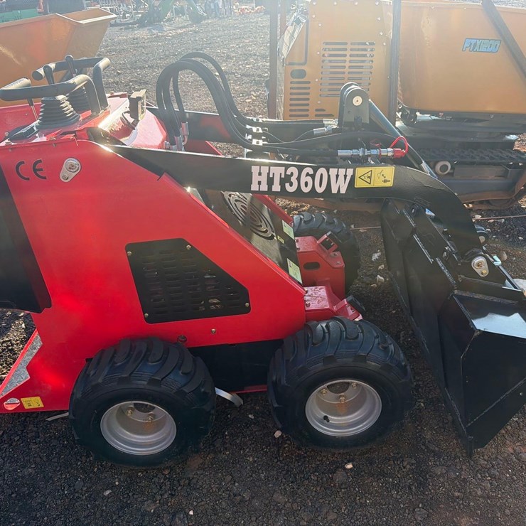NEW WHEELED MINI SKID STEER HT360
