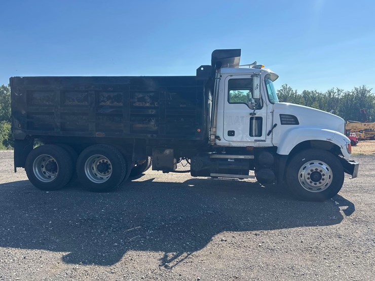 2006-mack-granite-cv713-image-11