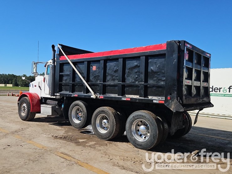 2005-peterbilt-357-image-3
