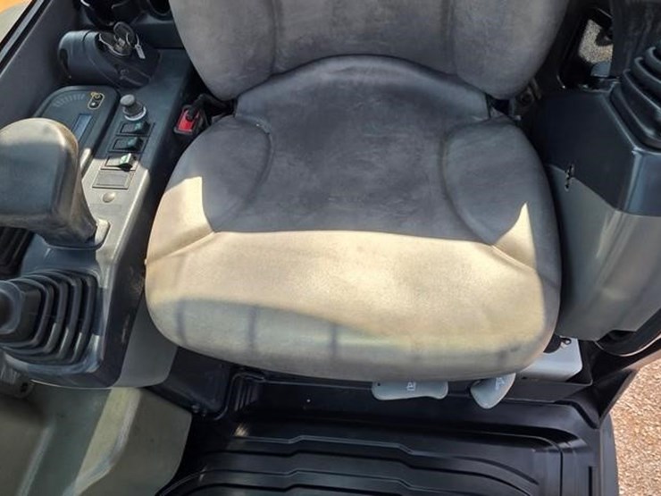 2018-case-cx37c-image-55
