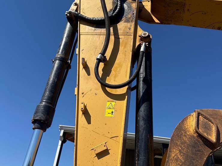 2013-caterpillar-320el-image-14