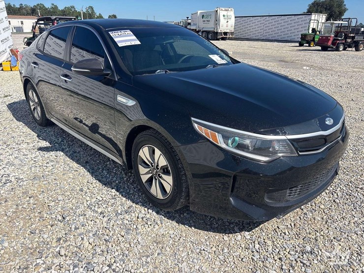 2017-kia-optima-hybrid-sedan-image-2