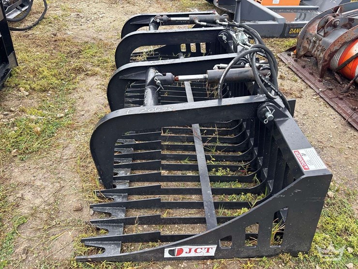 jct-dual-cylinder-hydraulic-rock-grapple-skid-steer-attachment-image-3