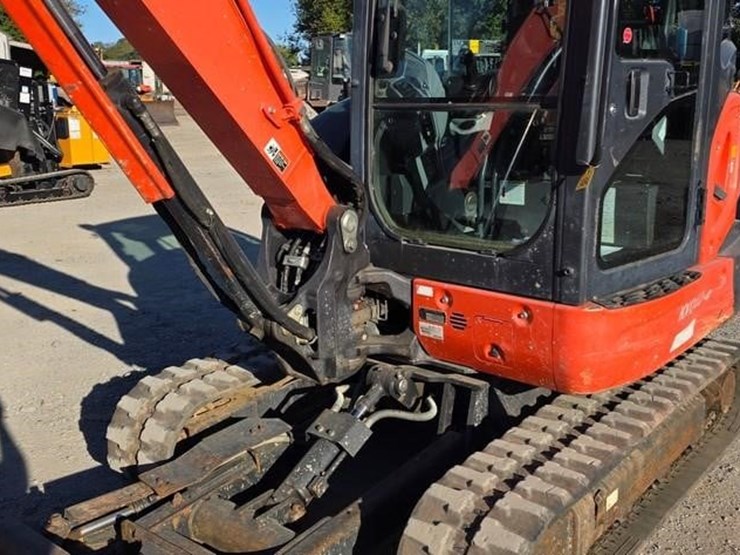 2017-kubota-kx040-4-image-12