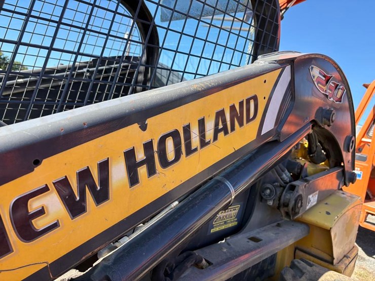 new-holland-l230-image-8