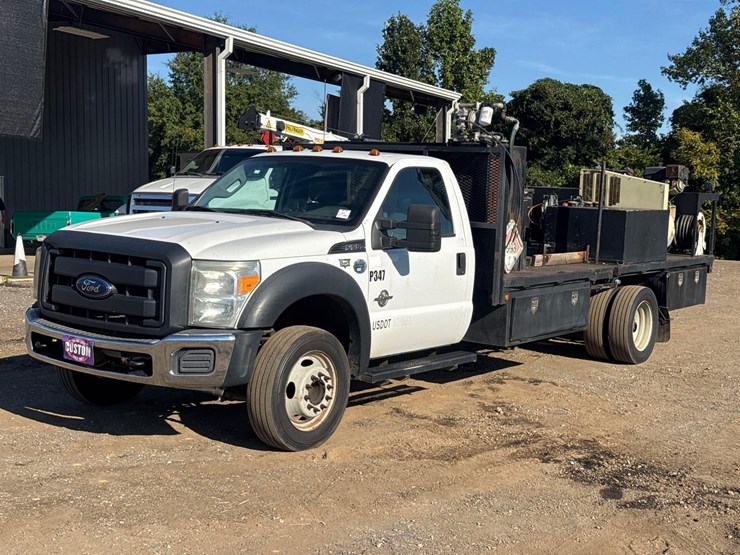 2013-ford-f550-image-1