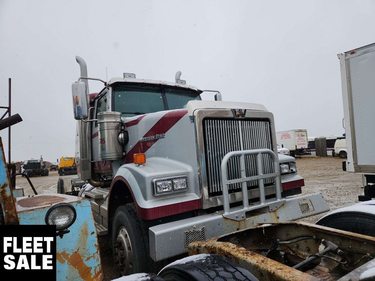 2015-western-star-4900-image-2