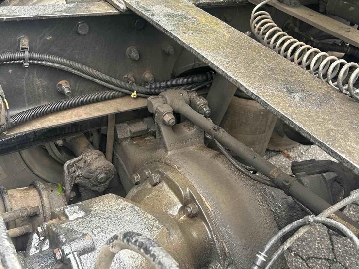 2018-kenworth-t880-image-16