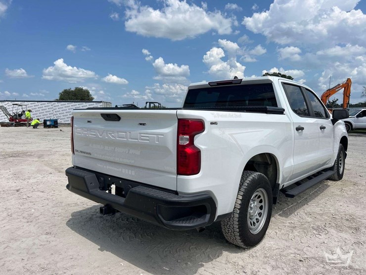 2022-chevrolet-silverado-1500-image-3