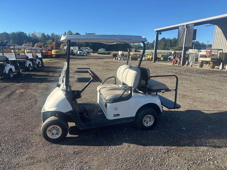 e-z-go-elite-rxv-4-passenger-golf-cart-image-3