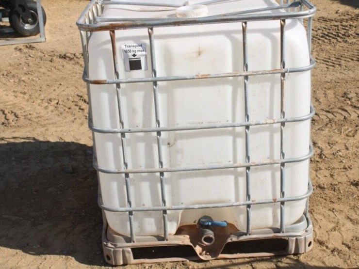 poly-tanks-in-cages-image-8