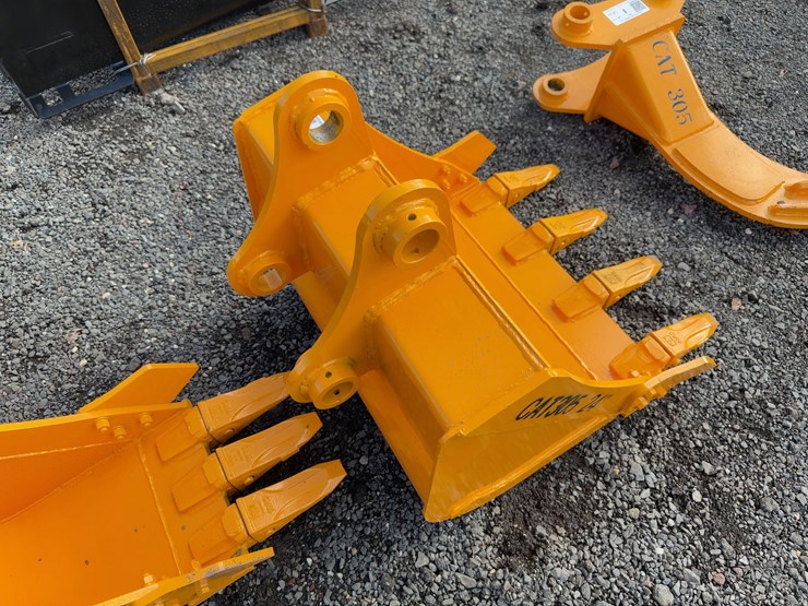 caterpillar-305-image-3