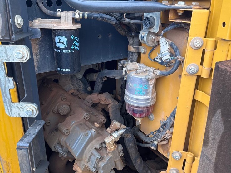 2019-deere-85g-image-21