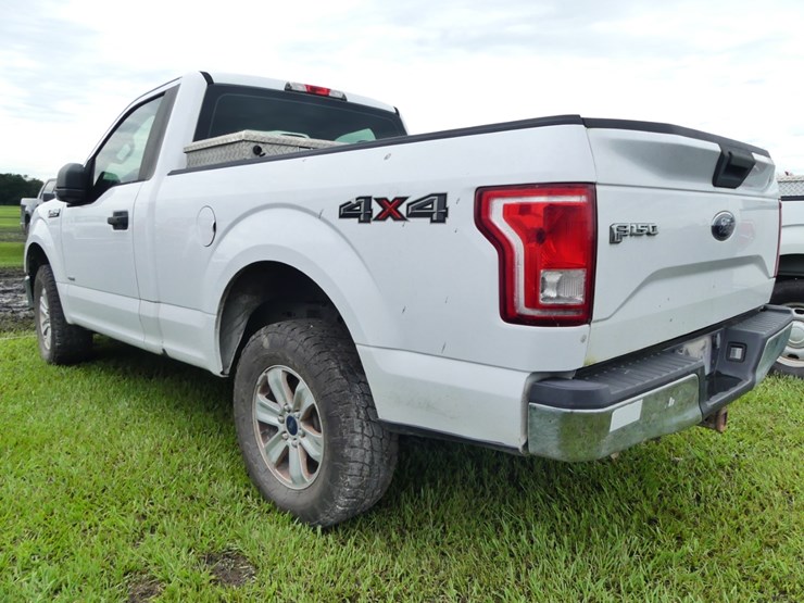 2015-ford-f150-xl-image-4