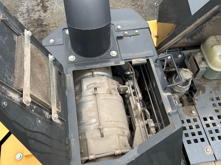 2023-deere-135-p-tier-image-52