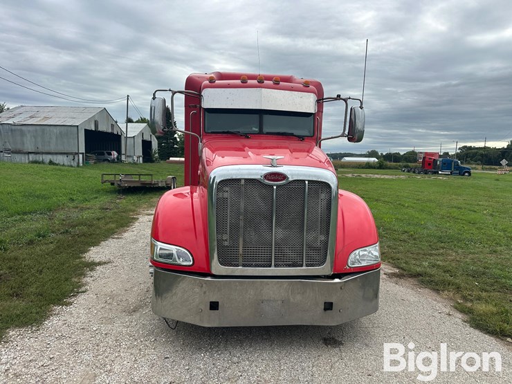 2012-peterbilt-386-image-2