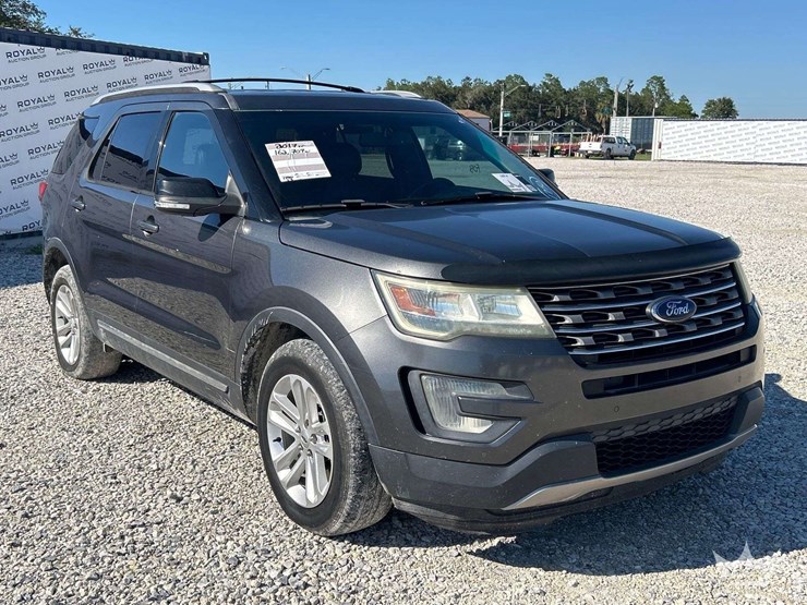 2017-ford-explorer-image-2
