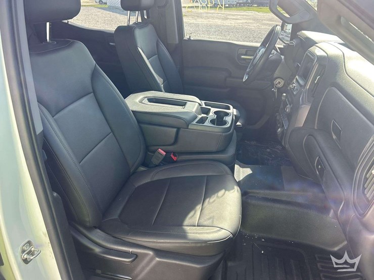 2019-chevrolet-silverado-1500-image-26