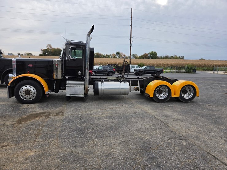 1994-peterbilt-379-image-2