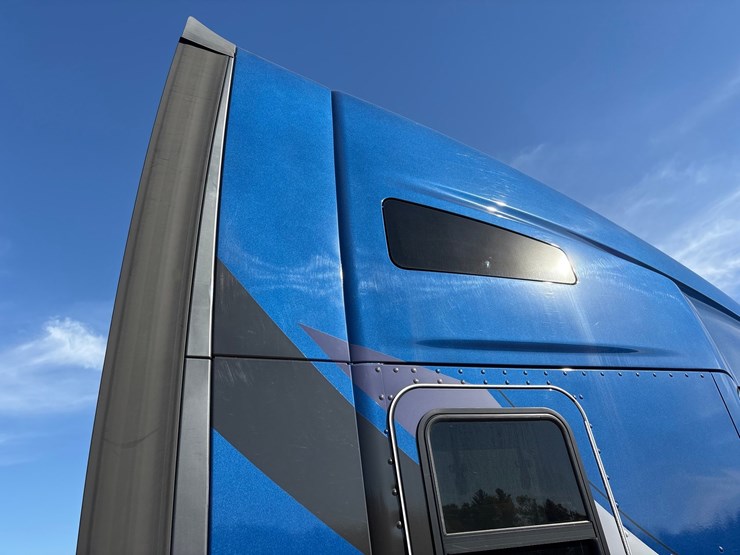 2018-kenworth-t680-image-25