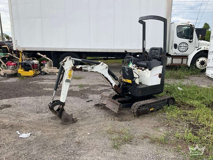 2021-bobcat-e10-image-1