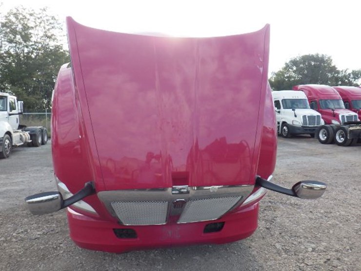 2017-kenworth-t680-image-28