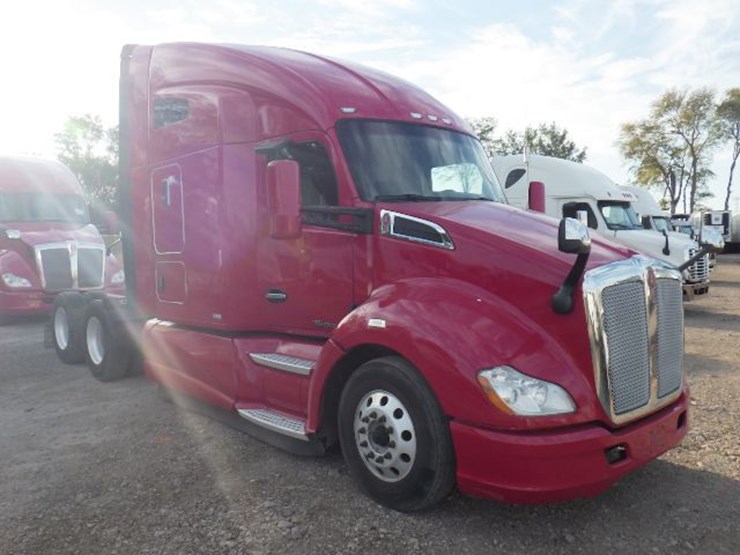 2017-kenworth-t680-image-5