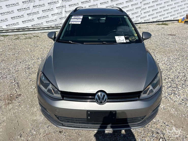 2015-volkswagen-golf-sportwagen-hatchback-image-25