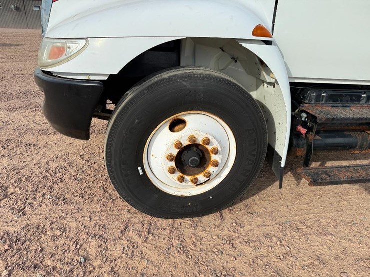 2008-international-durastar-4300-image-9