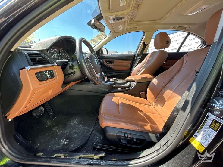 2012-bmw-328i-sedan-image-10