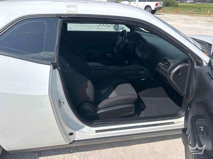 2023-dodge-challenger-coupe-image-23