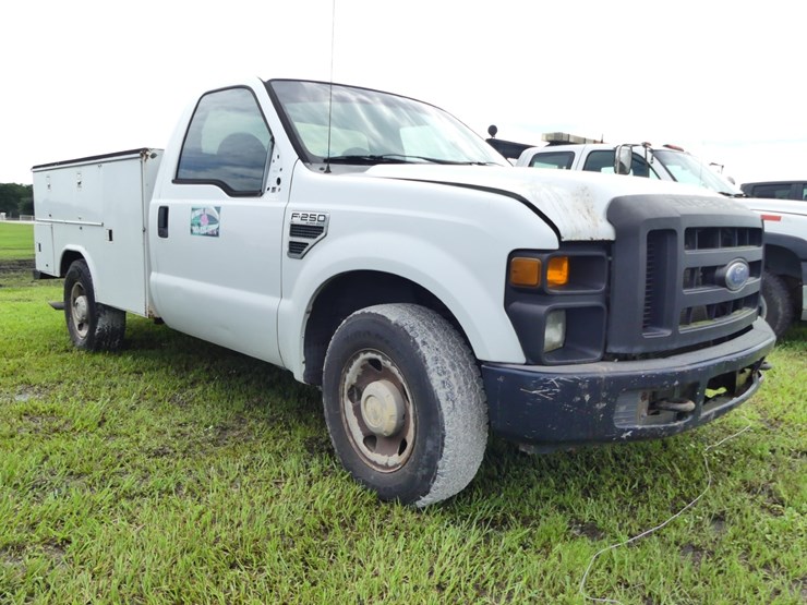 2008-ford-f250-xl-image-2