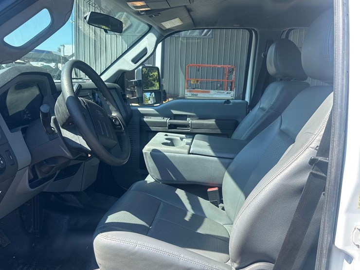 2016-ford-f550-image-27